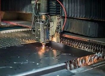 Cắt laser thép cacbon cho các bộ phận máy ép thủy lực